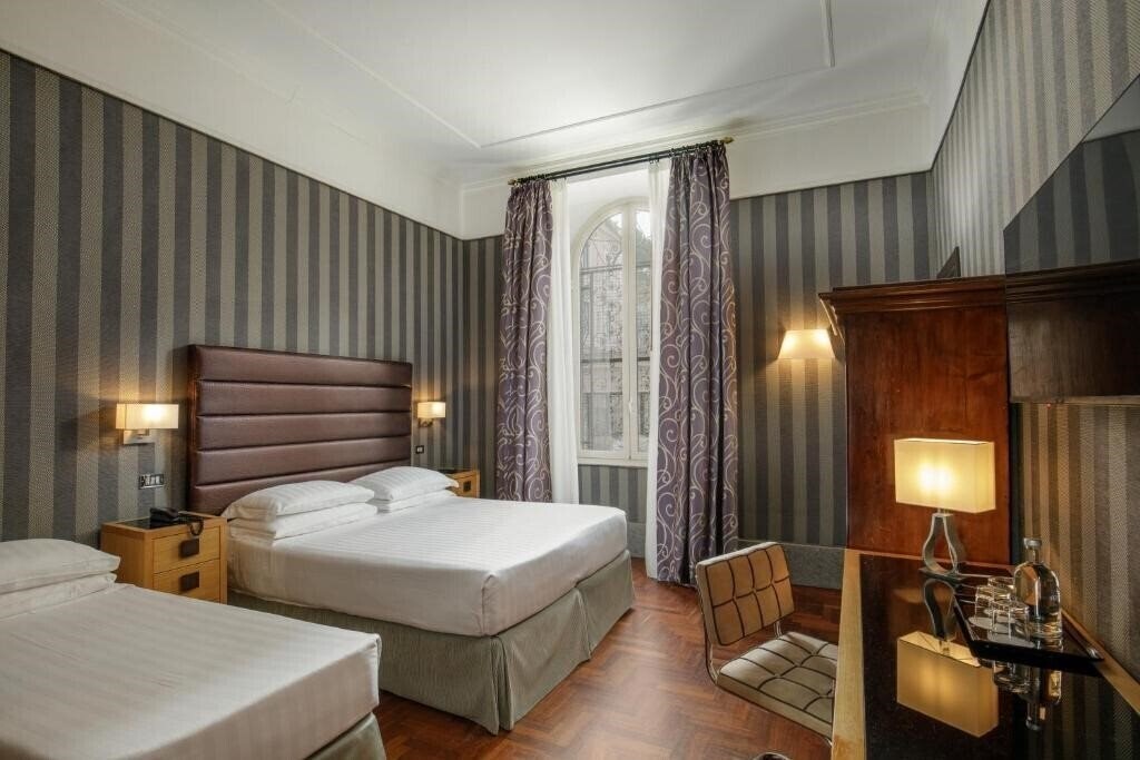 Изображение Royal Court 4*
