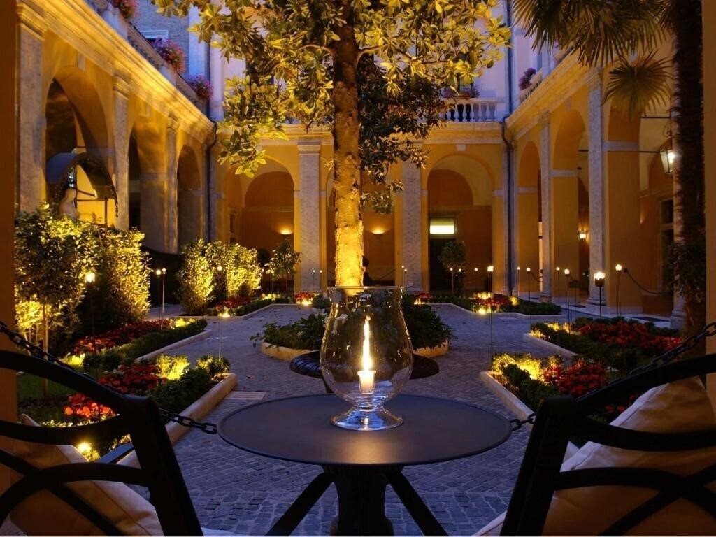 Готель Palazzo Cardinal Cesi 4*