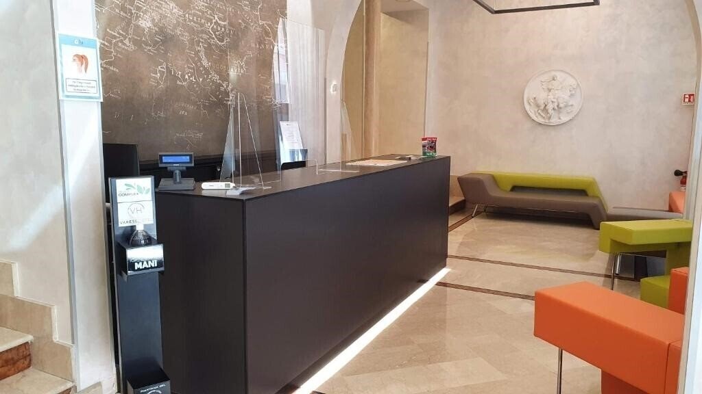 Отель Varese Hotel 4*