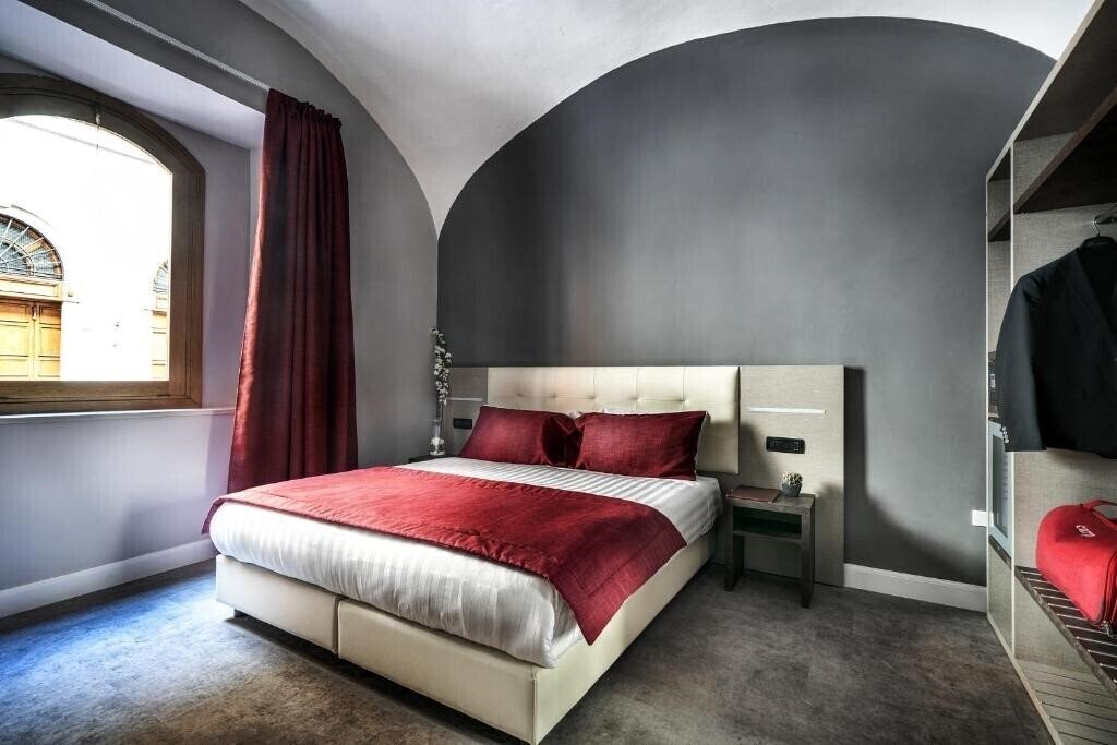 Фото Varese Hotel 4*