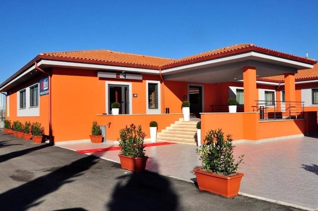 Готель 325 Tor Vergata 3*