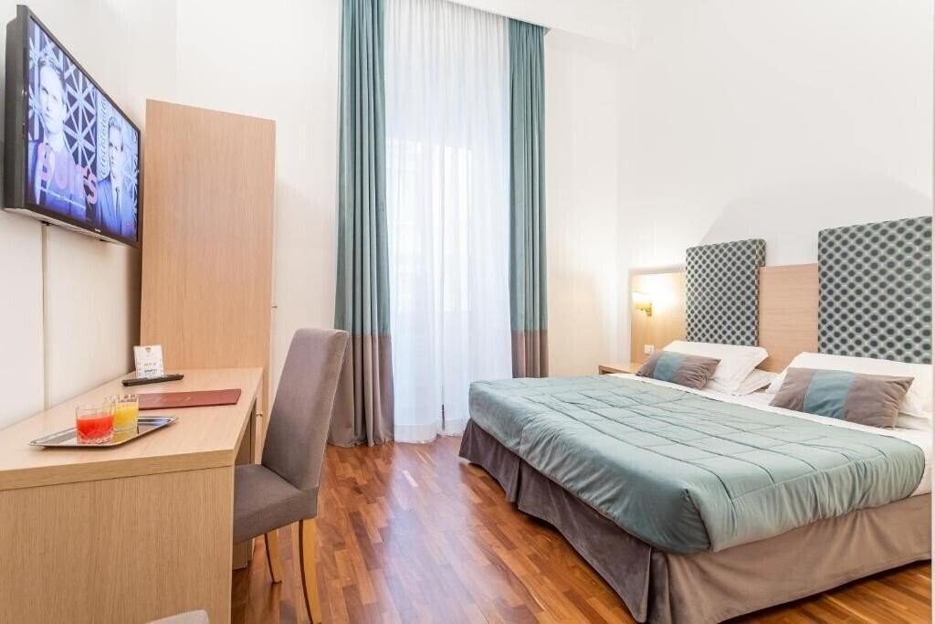 Отель Medici Hotel 3*