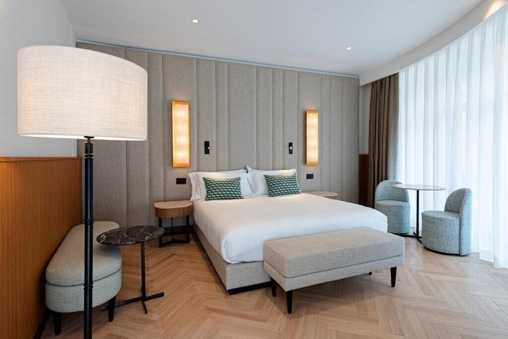 Готель Circle6 Rome 4*