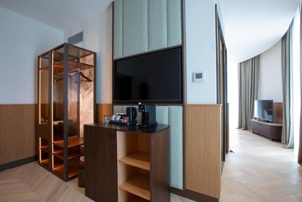 Зображення Circle6 Rome 4*