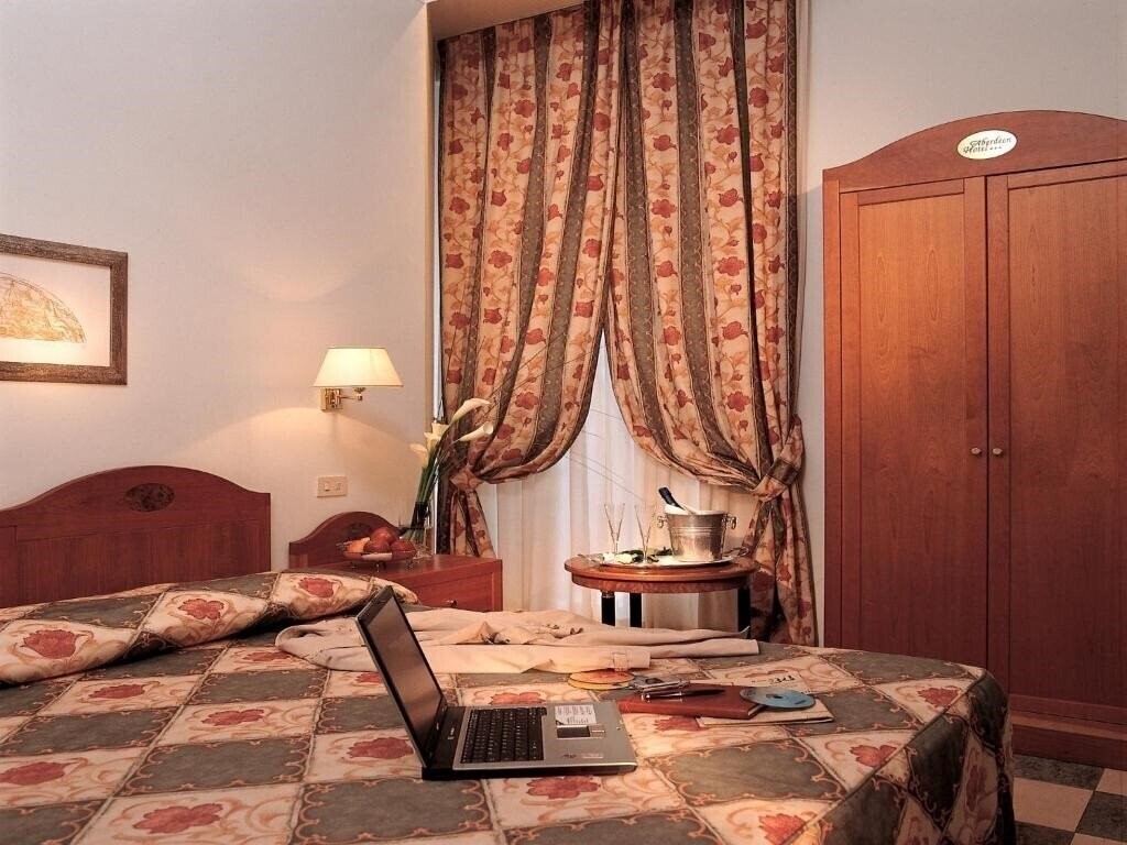 Готель Hotel Aberdeen 3*