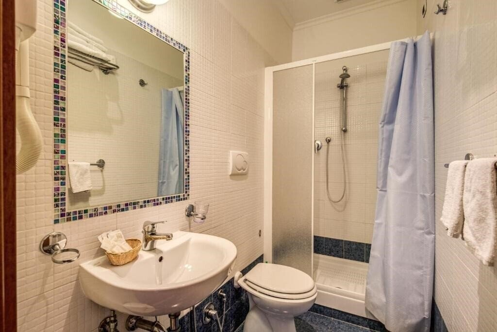 Фотографія Hotel Maryelen 3*