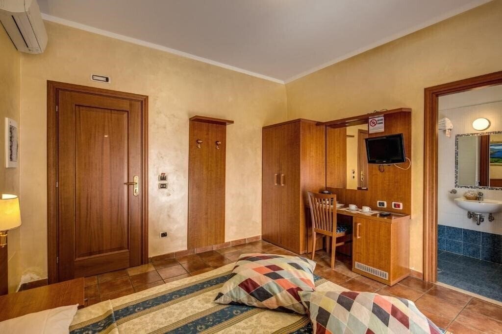 Картинка Hotel Maryelen 3*