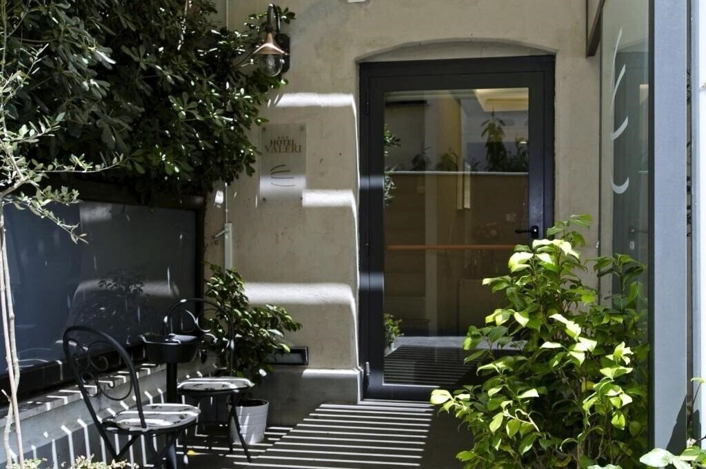 Фото Hotel Valeri 3*