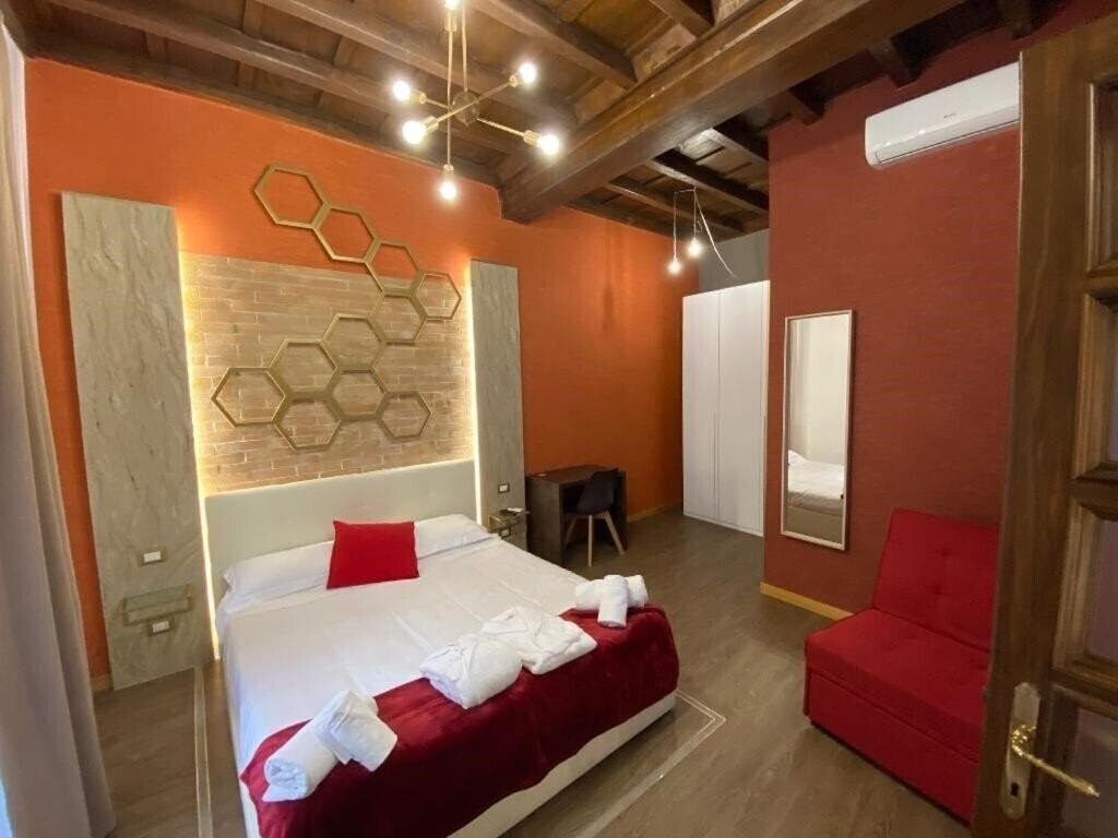 Отель Dimora Frattina 3*