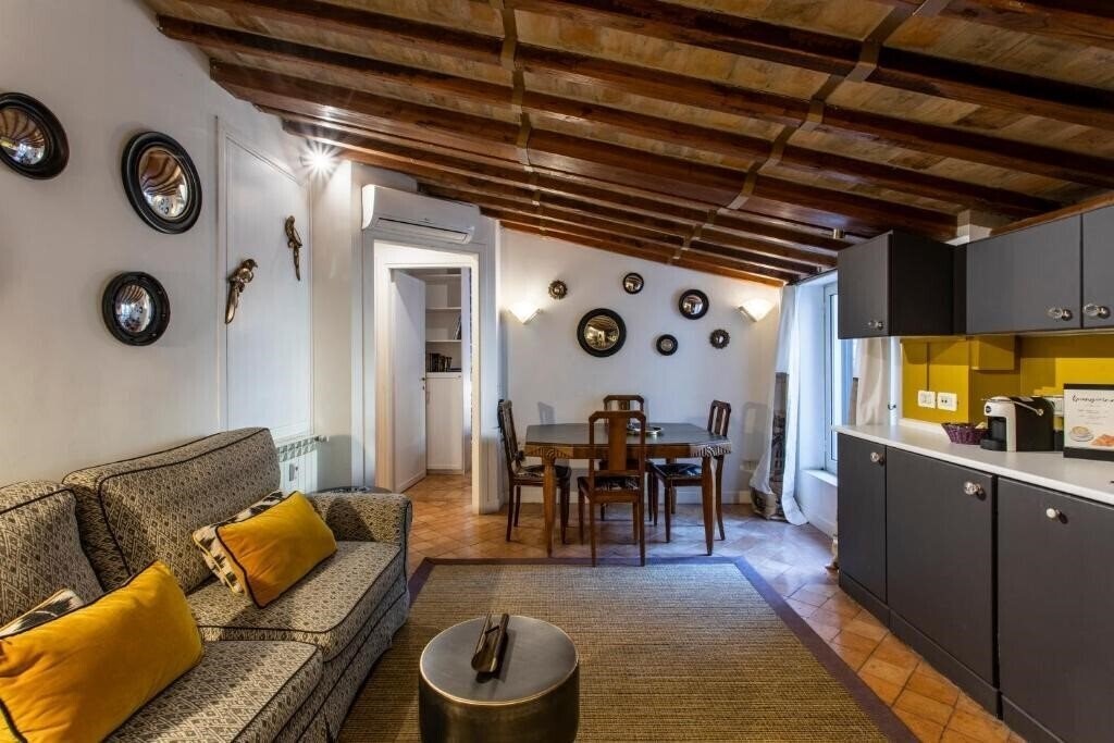 Отель Frattina Apartments 3*