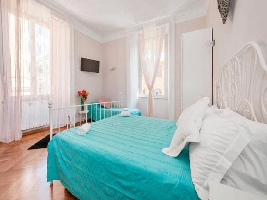 Готель Sesto Suites Central 3*