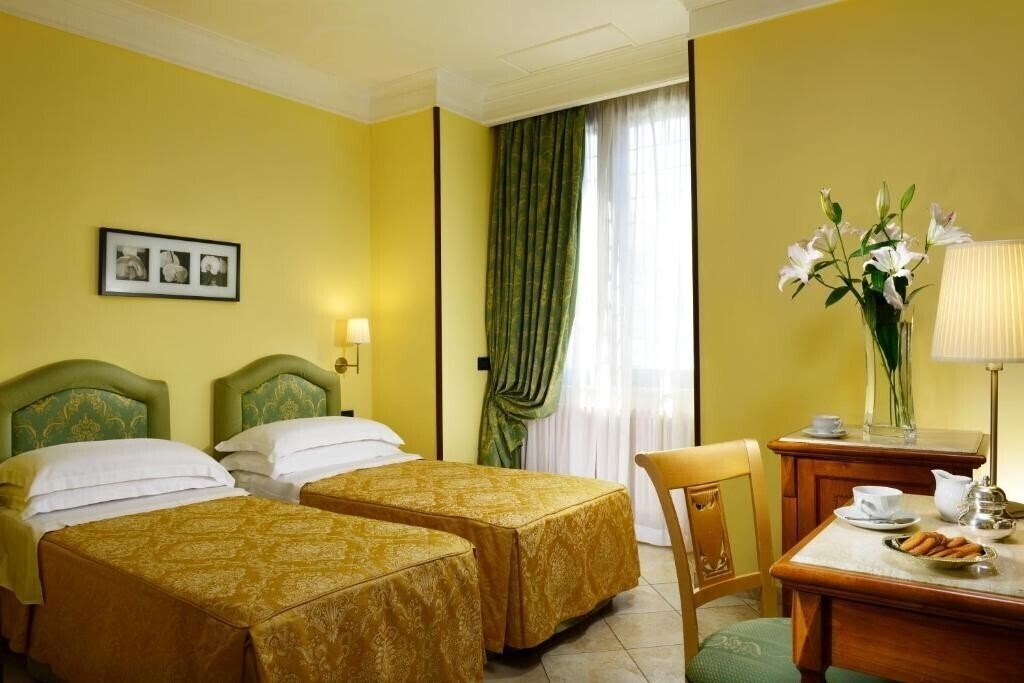 Фото Hotel Tuscolana 3*