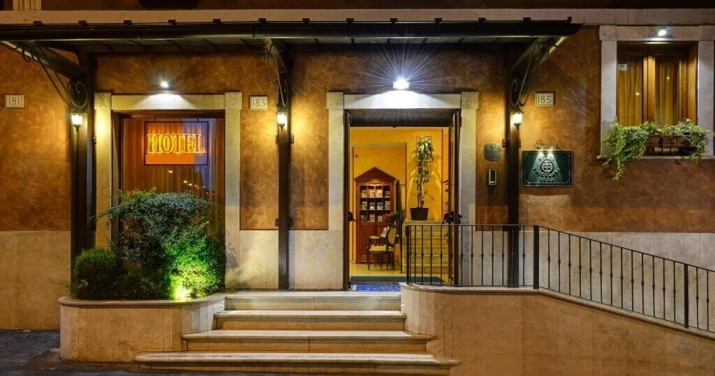Готель Hotel Tuscolana 3*