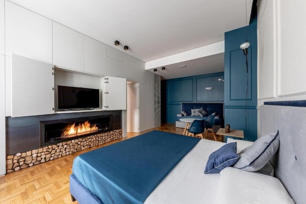 Отель Blue Inn Luxury Suites 3*