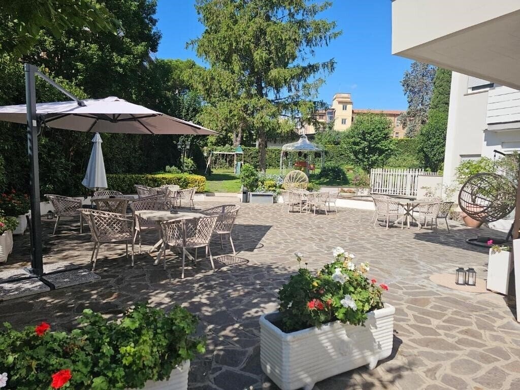 Готель Massimi City Garden Hotel 4*