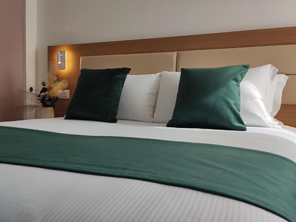 Картинка Massimi City Garden Hotel 4*