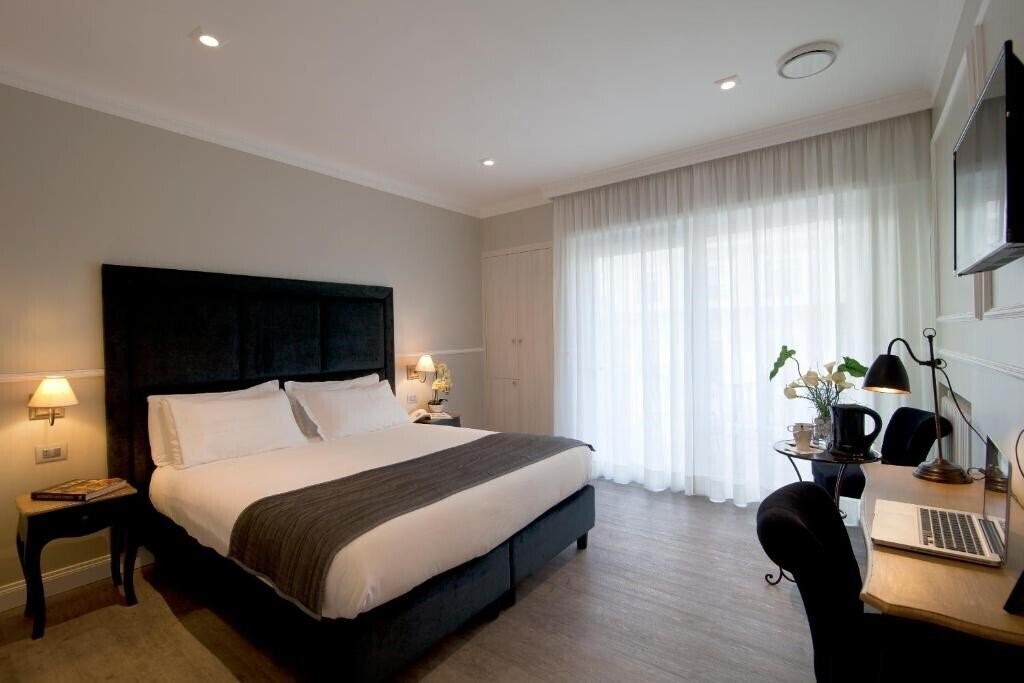 Готель Seven Suites 4*