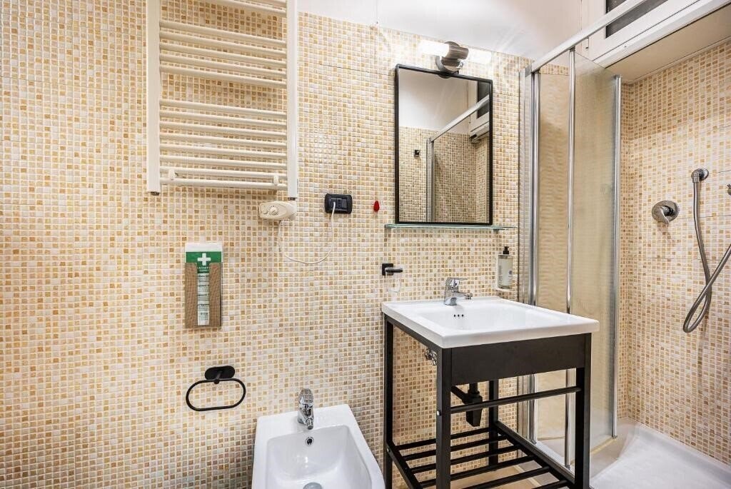 Картинка Cola di Rienzo Suite 3*