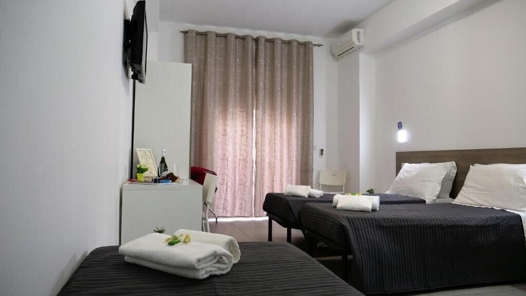 Отель Tiburtina Royal Suites 3*