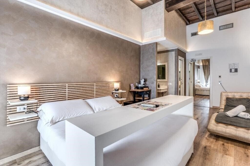 Готель Magenta Pantheon Navona 4*