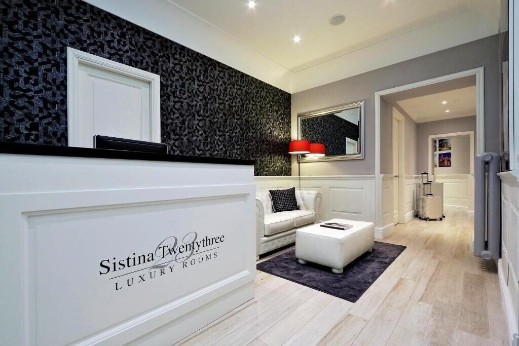 Фото Sistina Twentythree Luxury Rooms 3*
