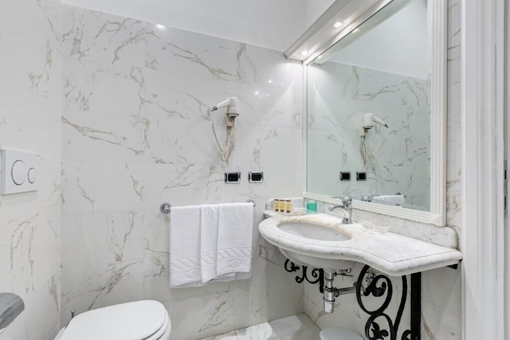 Картинка Hotel Cellini 3*