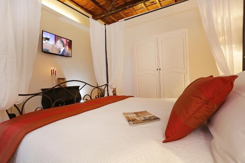 Фотографія Madonna de' Monti Suites 3*