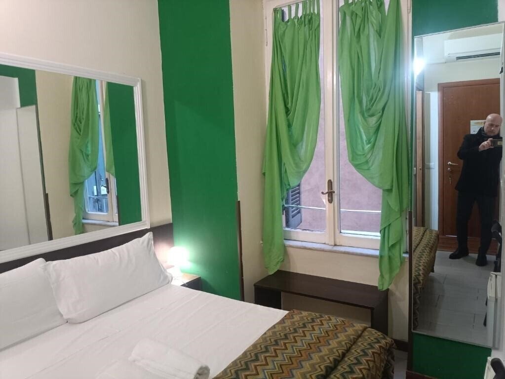 Картинка Enjoy Roma 3*