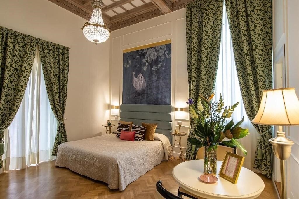 Готель Ingrami Suites 3*