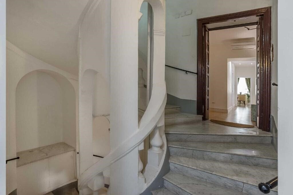 Фотографія Ingrami Suites 3*