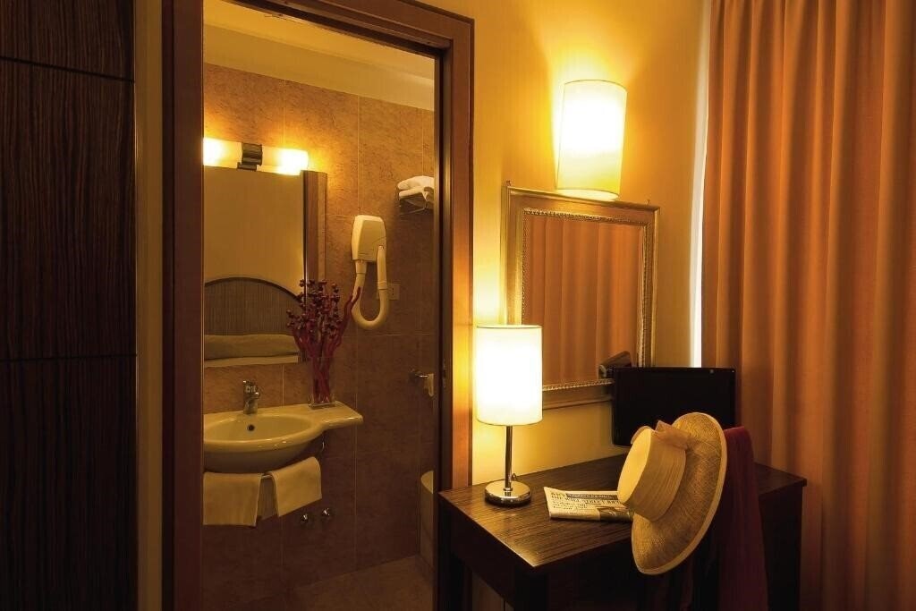 Фото Hotel Novecento 3*