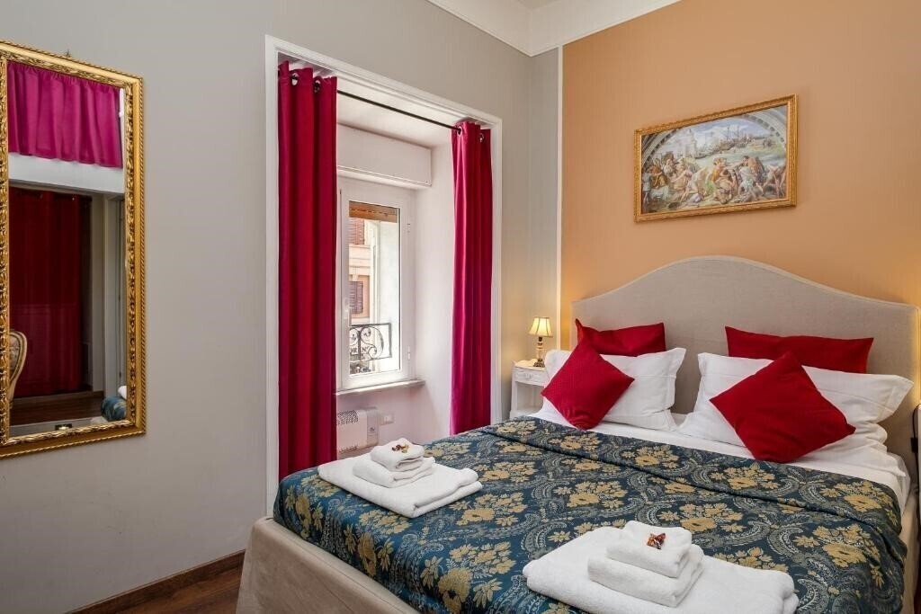 Отель Raphael Rooms 3*
