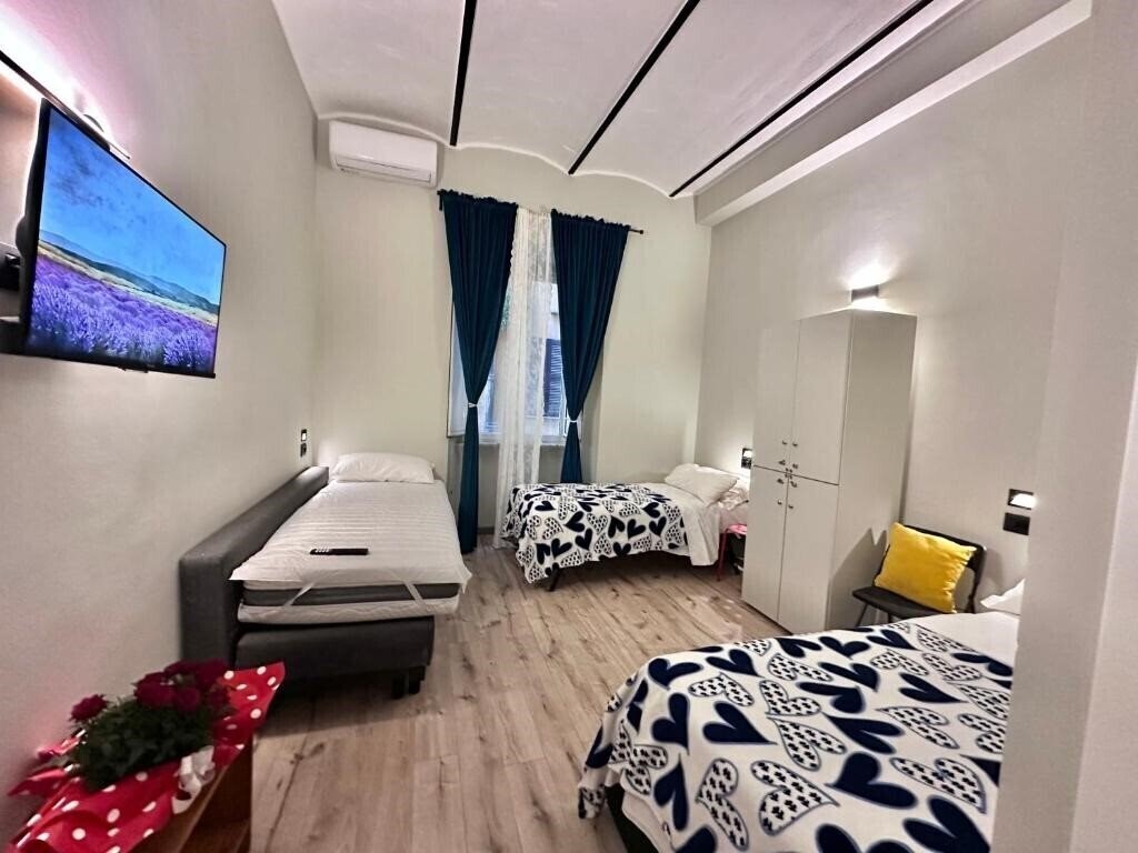 Фотографія Roman Holidays Hostel 3*
