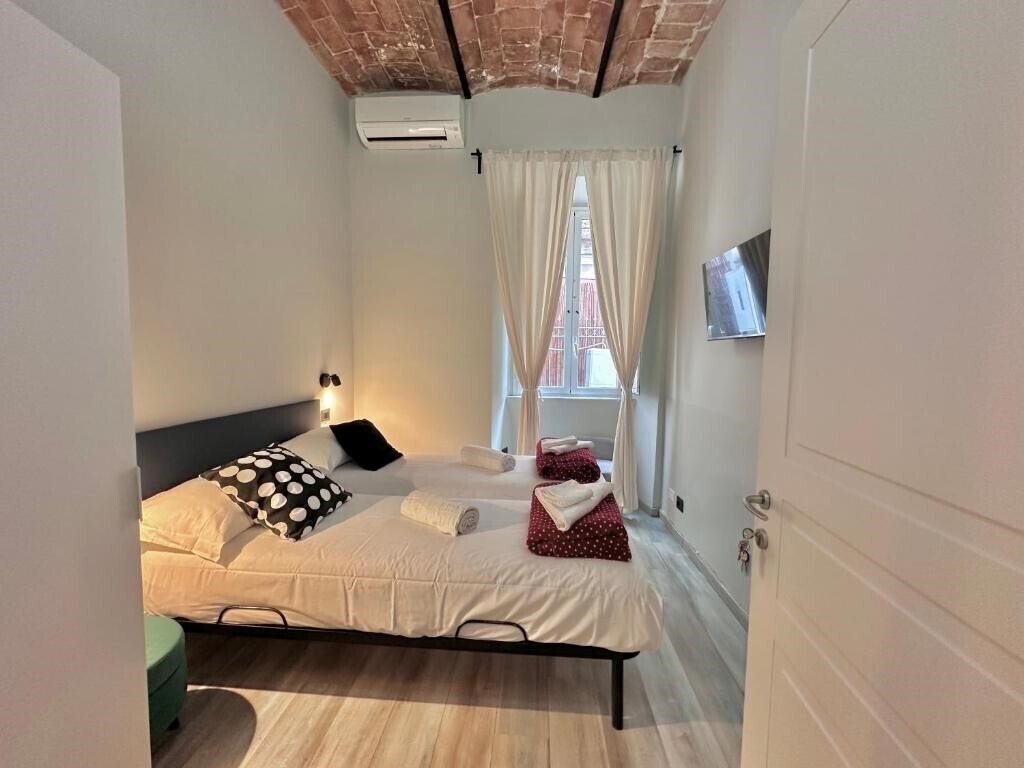 Фото Roman Holidays Hostel 3*