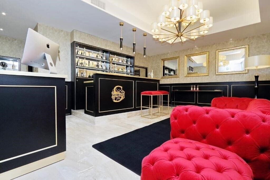 Зображення Spanish Diamond Luxury Suites & Jacuzzi 3*
