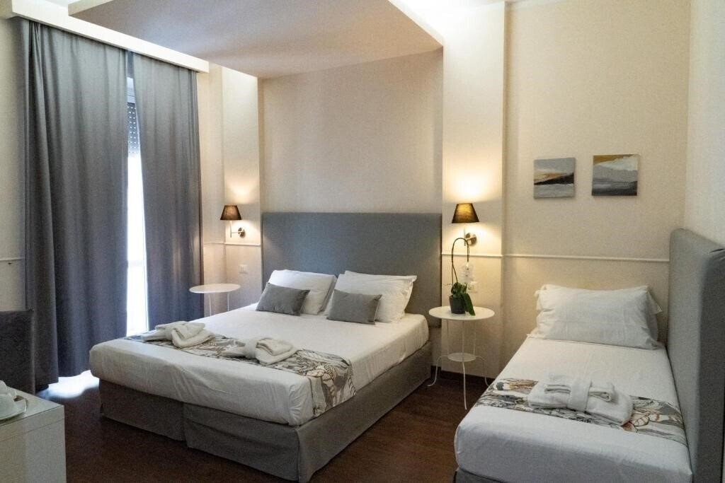 Отель Caesar Place 3*