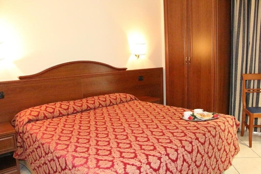 Картинка Hotel Mirage & Hotel Halifax 2*
