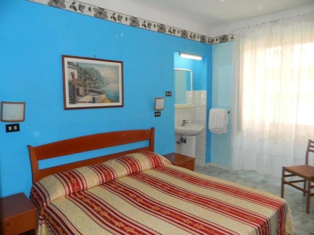 Фото Roxena House 2*
