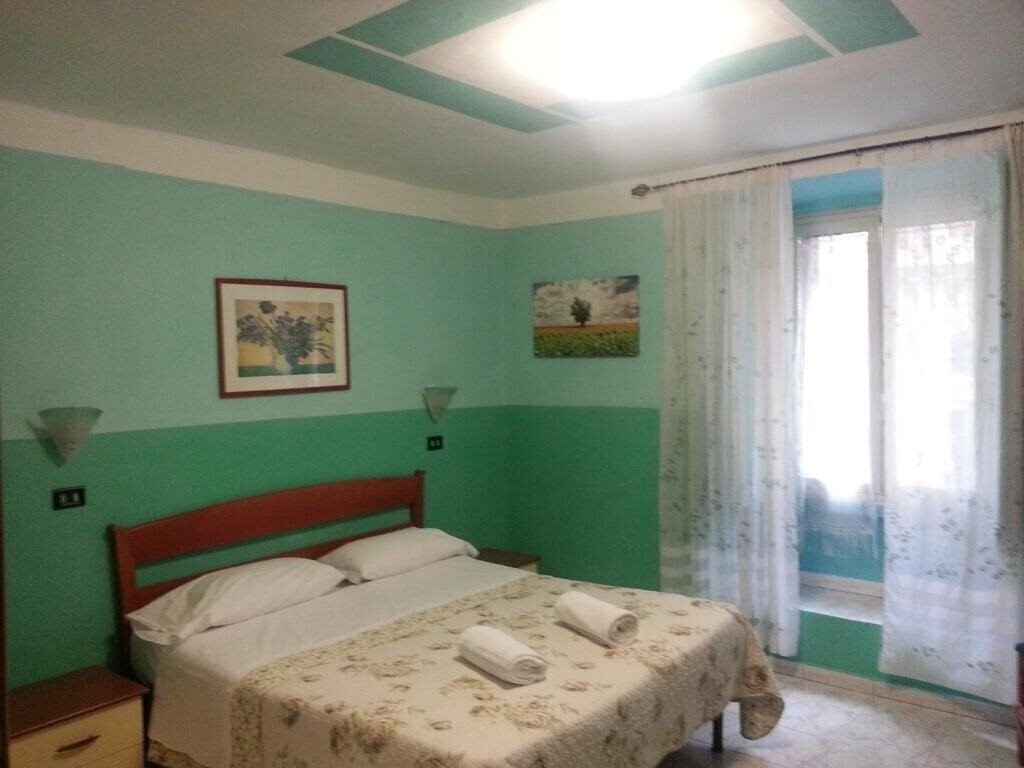 Картинка Roxena House 2*