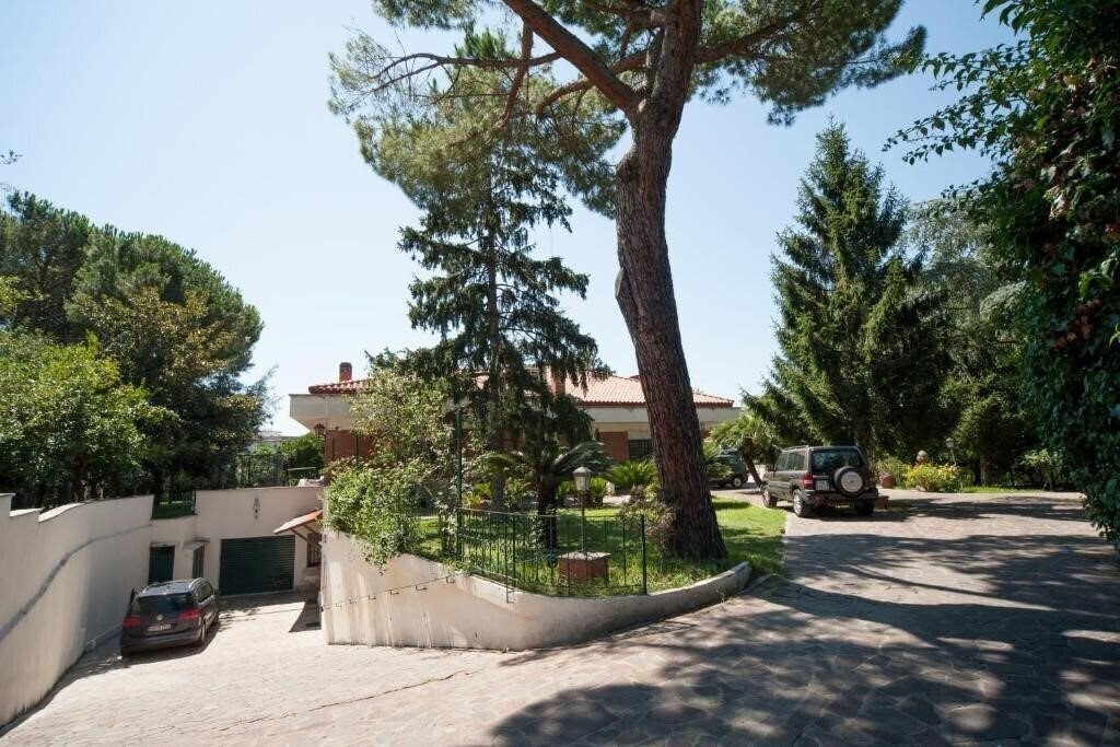 Готель Mons Aureus Resort 4*