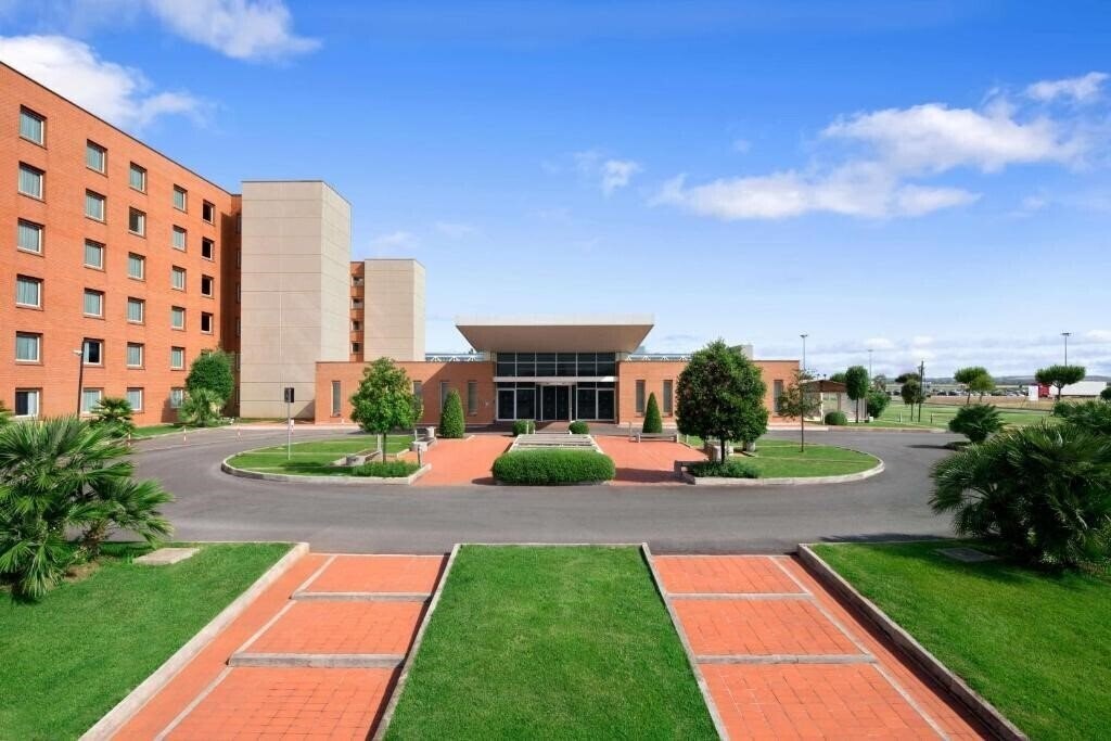 Отель Hilton Garden Inn Rome Airport 4*