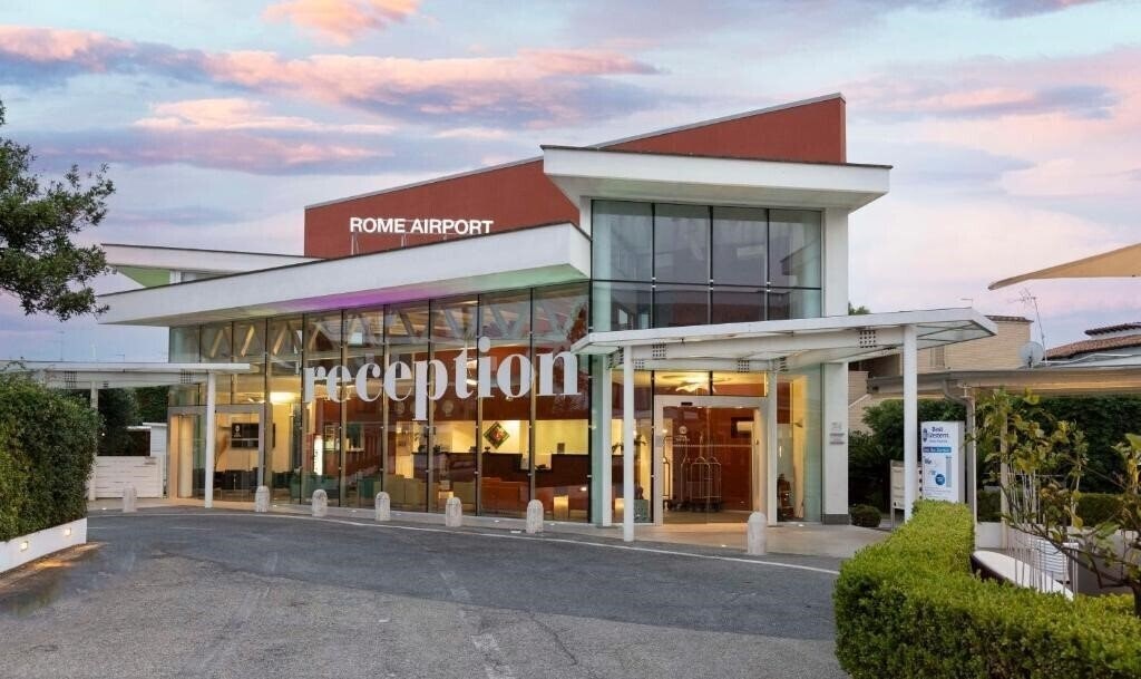 Готель Best Western Hotel Rome Airport 4*