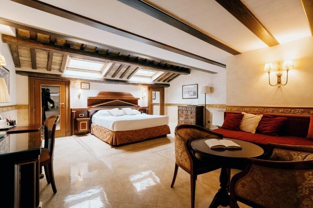 Фото Pantheon Hotel 4*