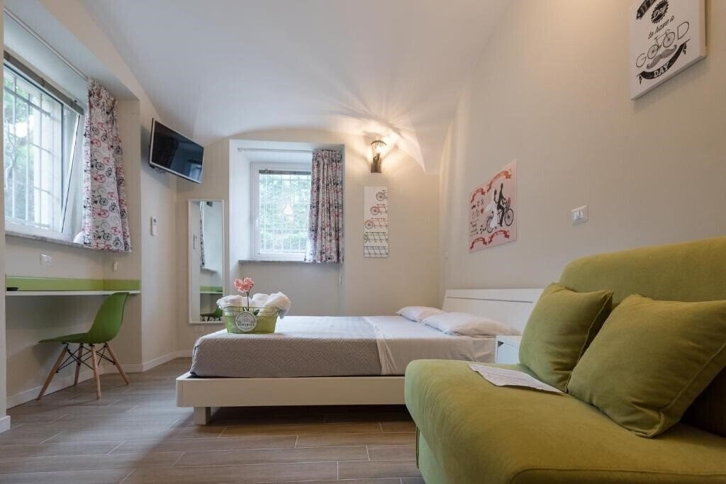 Готель Bed&BikeRome Rooms 3*