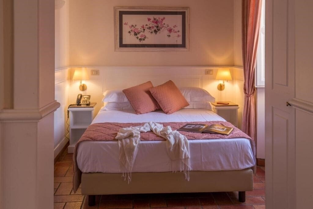 Отель Aenea Superior Inn 3*