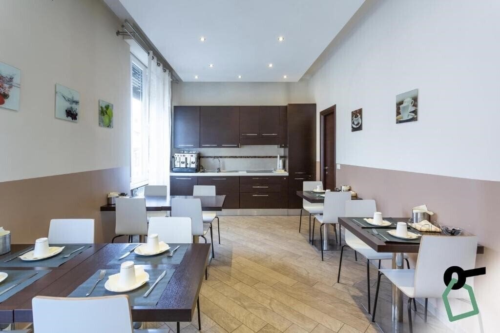 Фото Hotiday Room Collection Roma Barberini 3*