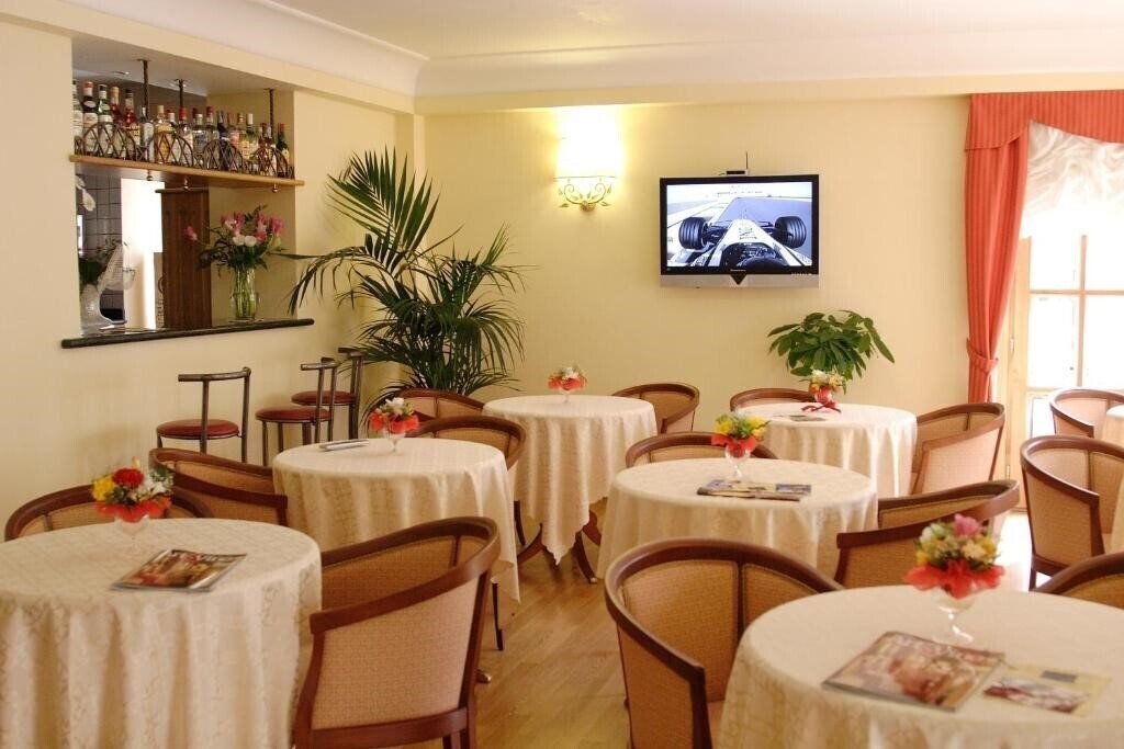 Зображення Hotel Castel Gandolfo 4*