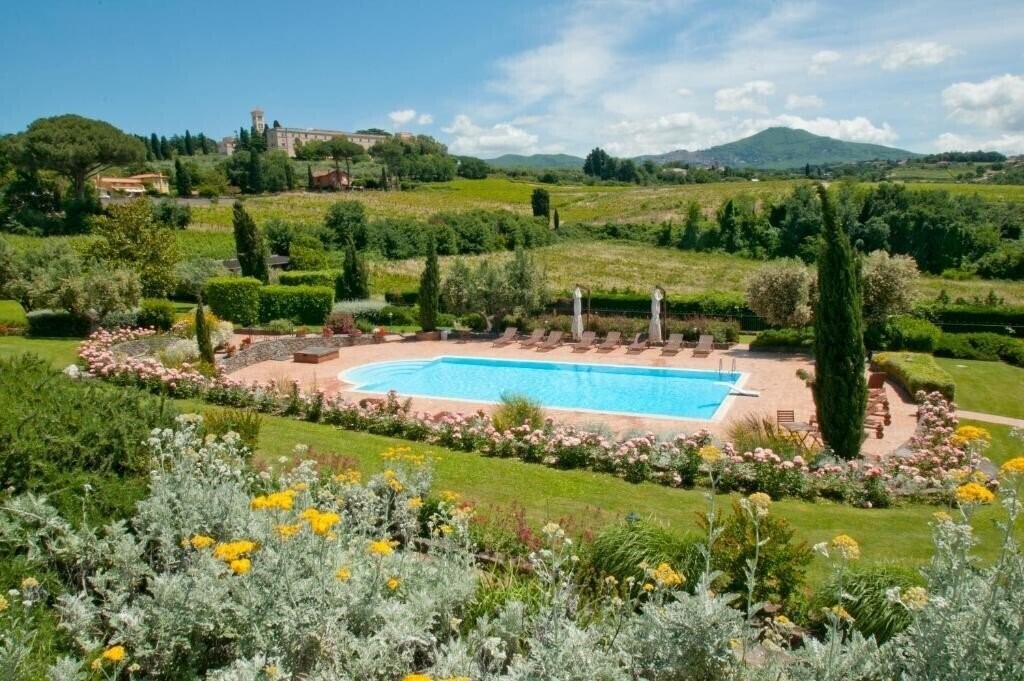 Готель Tenuta Cusmano Villa Resort Grottaferrata 4*