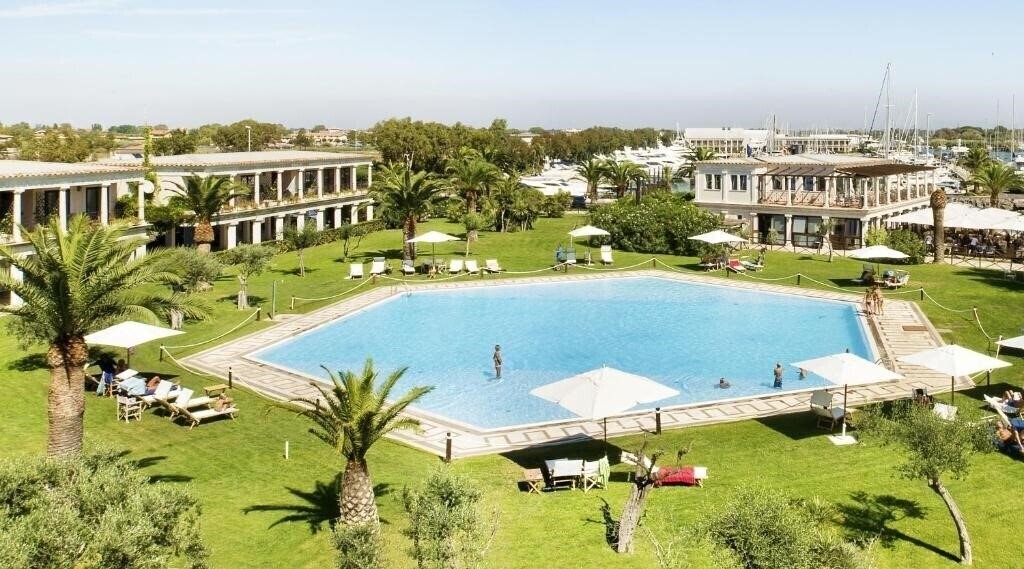 Отель Porto Romano The Marina Resort Fiumicino 4*