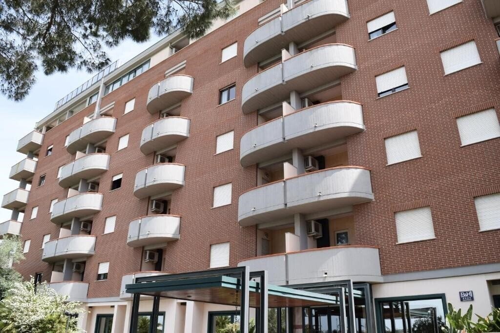 Отель Hotel Palace 2000 Pomezia 4*